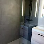 Appartement Résidence Le Saint Charles B - Idéalement Situé, à 50m De La Cure Thermale ! Mae-7874